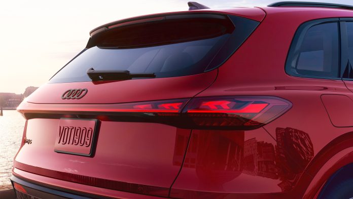 Audi оновила A5 та Q5 на 2026 рік: повернення фізичних кнопок та заводський відеореєстратор