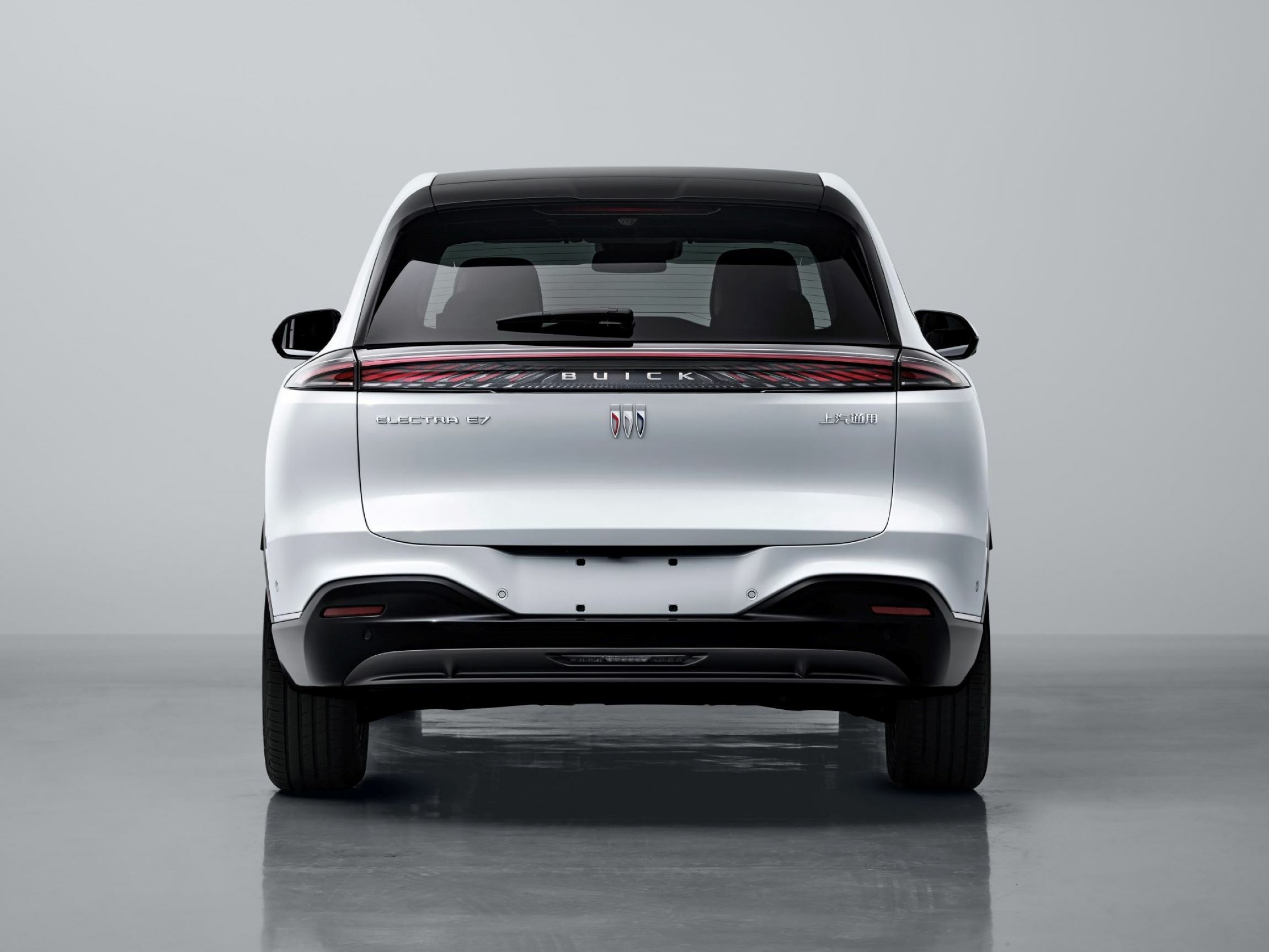 Buick розсекретив новий кросовер Electra E7: суперечливий дизайн та гібридна тяга - фото 3