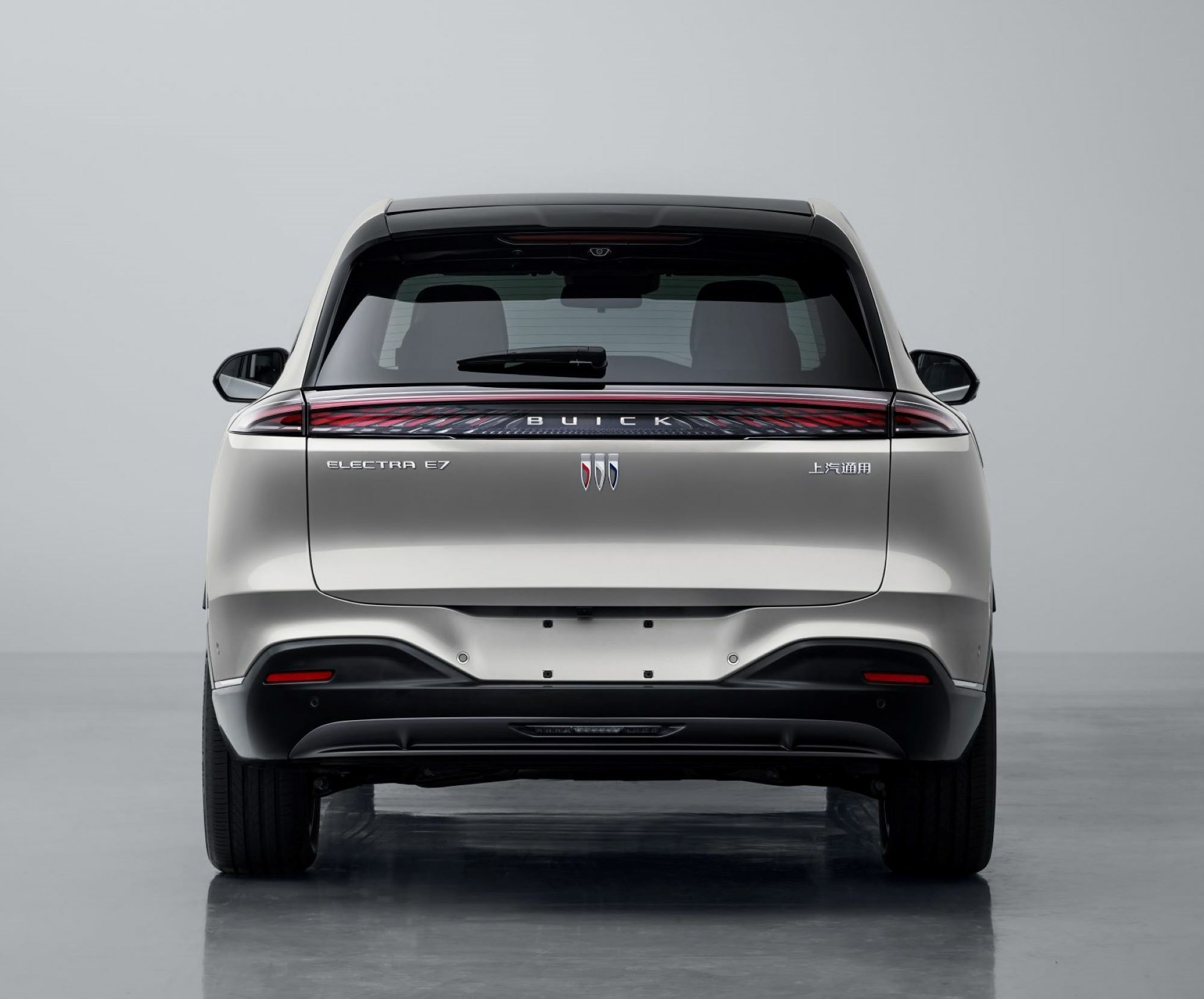 Buick розсекретив новий кросовер Electra E7: суперечливий дизайн та гібридна тяга - фото 1