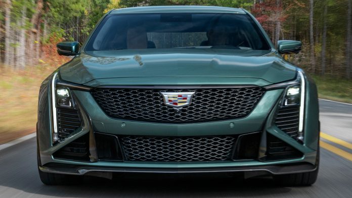 Cadillac не відмовляється від седанів: успіх CT5, кінець епохи CT4 та рекорди V-Series