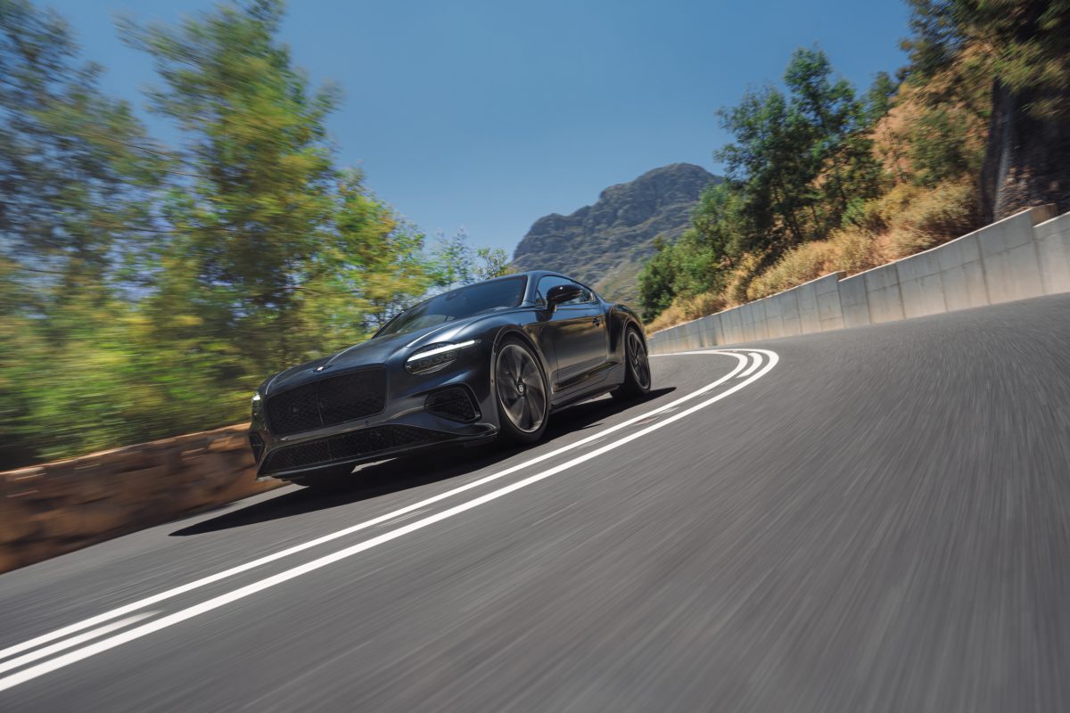 Bentley презентувала нові гібридні Continental GT S та GTC S: 680 сил та спортивний характер - фото 3