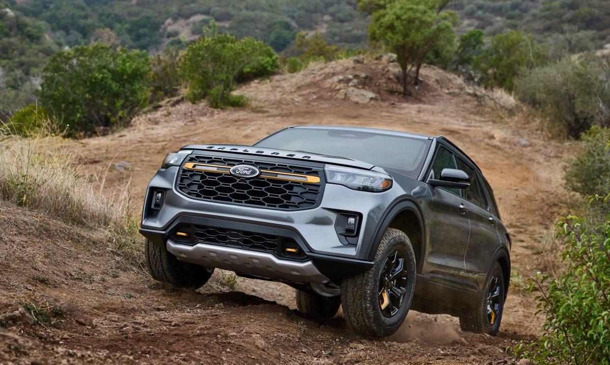 Ford продовжує серію відкликань: проблеми виявлено у нових Explorer та комерційних шасі - фото 5