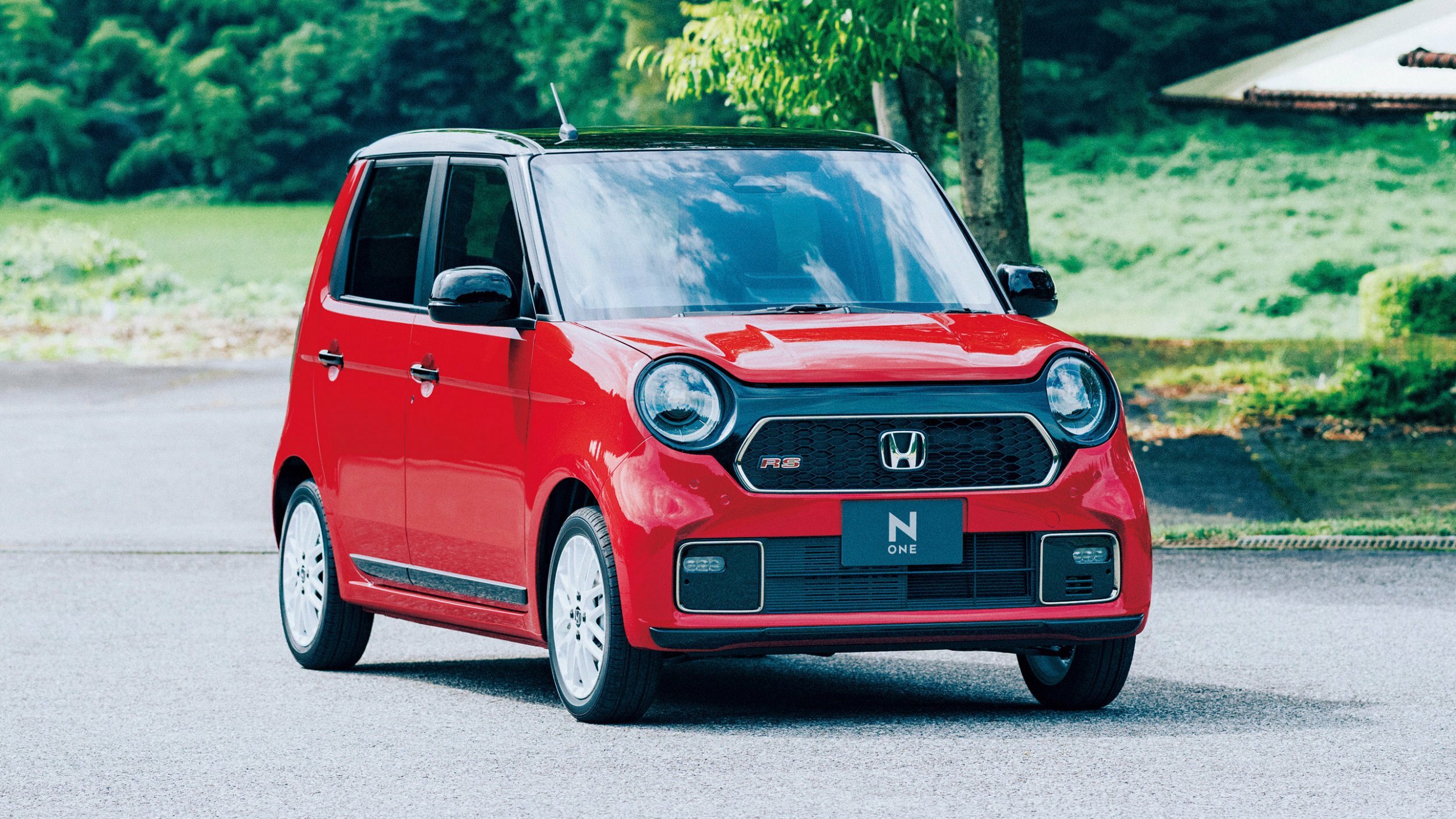 Кінець епохи домінування Nissan: Toyota вперше очолила ринок електромобілів Японії - фото 1