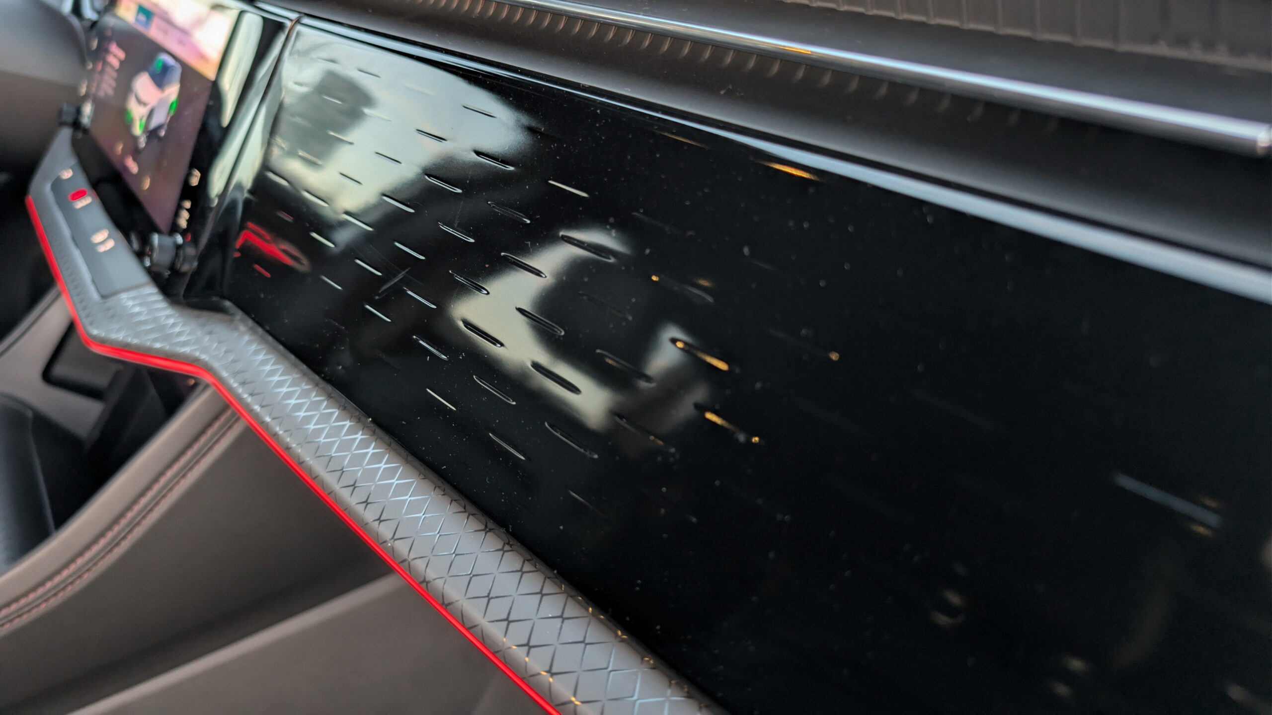 Тест-драйв електричного Jeep Wagoneer S: потужний кросовер із кризою ідентичності - фото 2