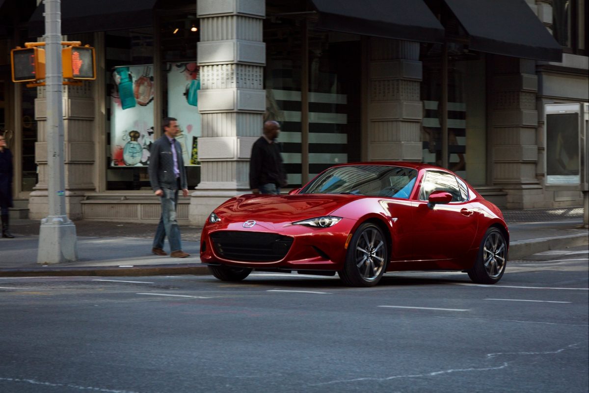 Mazda оновила культовий родстер MX-5 Miata для 2026 модельного року: деталі та ціни - фото 2