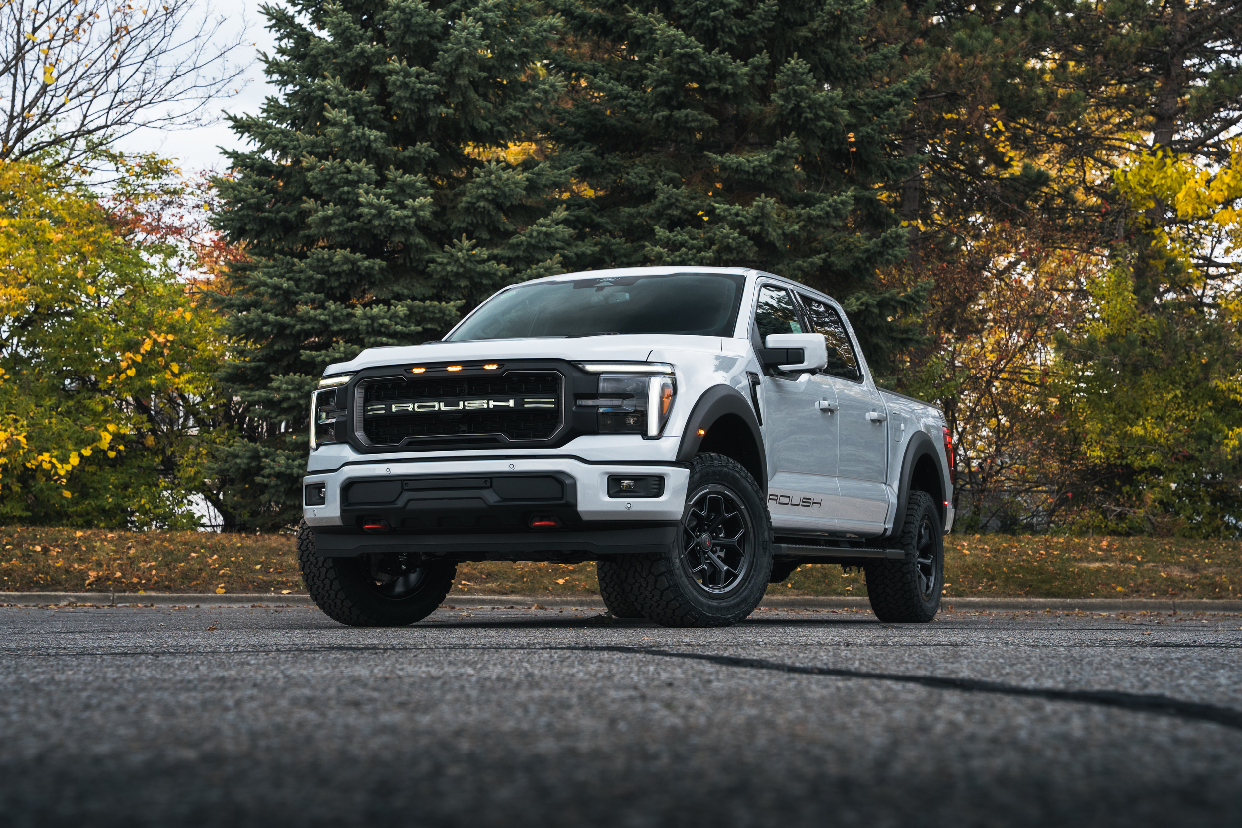 Roush Performance оновила пікап Ford F-150: агресивний стиль, але без зайвої потужності - фото 1