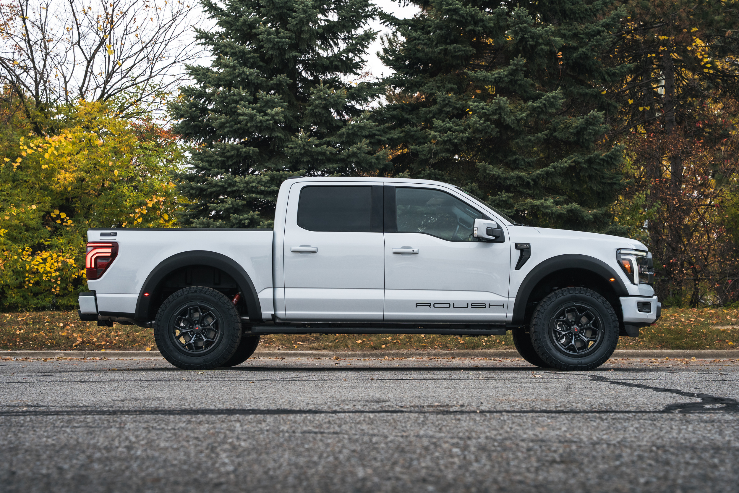 Roush Performance оновила пікап Ford F-150: агресивний стиль, але без зайвої потужності - фото 4
