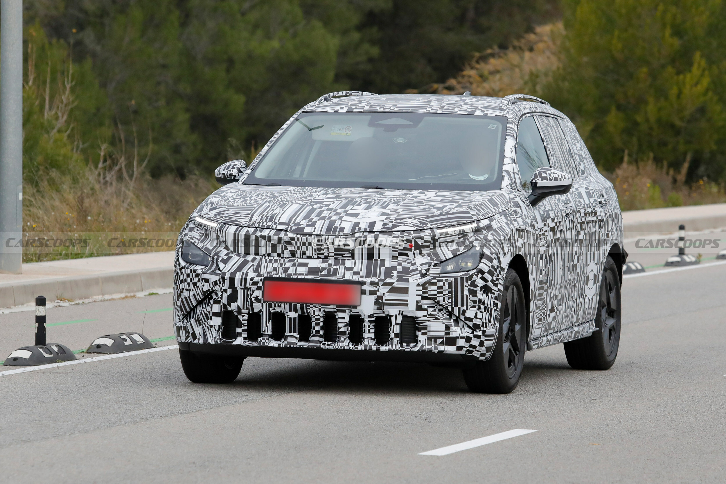 Новий доступний електрокросовер Skoda Epiq вийшов на тести: дизайн та характеристики - фото 1