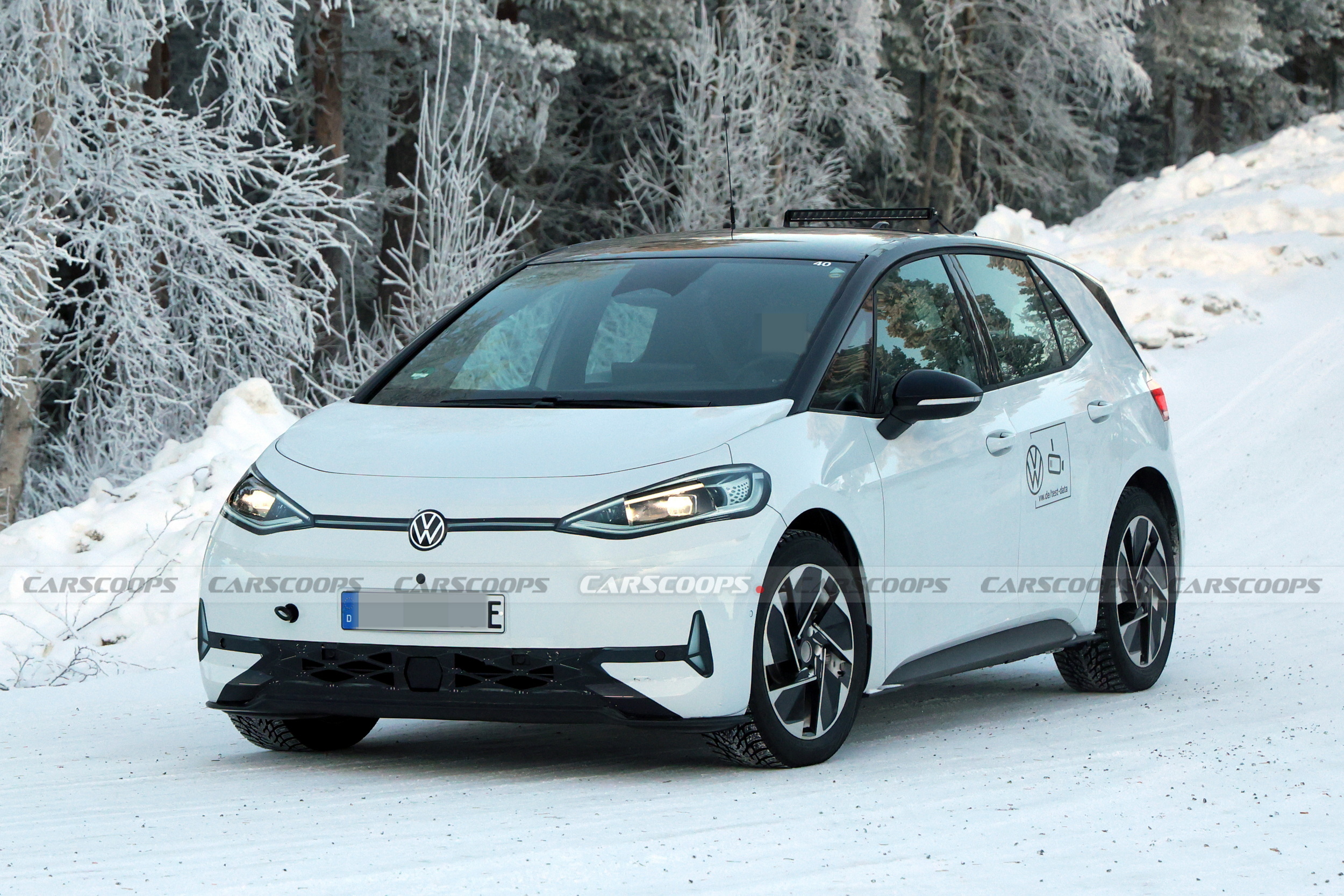 Volkswagen готує масштабне оновлення ID.3: повернення кнопок та нові батареї - фото 3