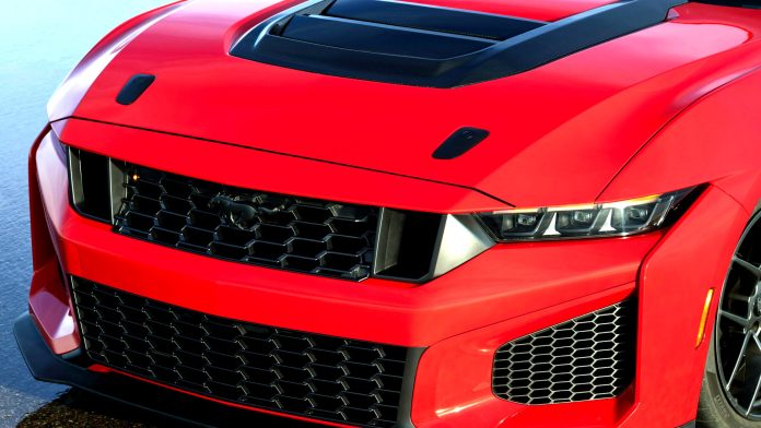 Представлено Ford Mustang Dark Horse SC 2026: технології суперкара GTD у більш доступному форматі