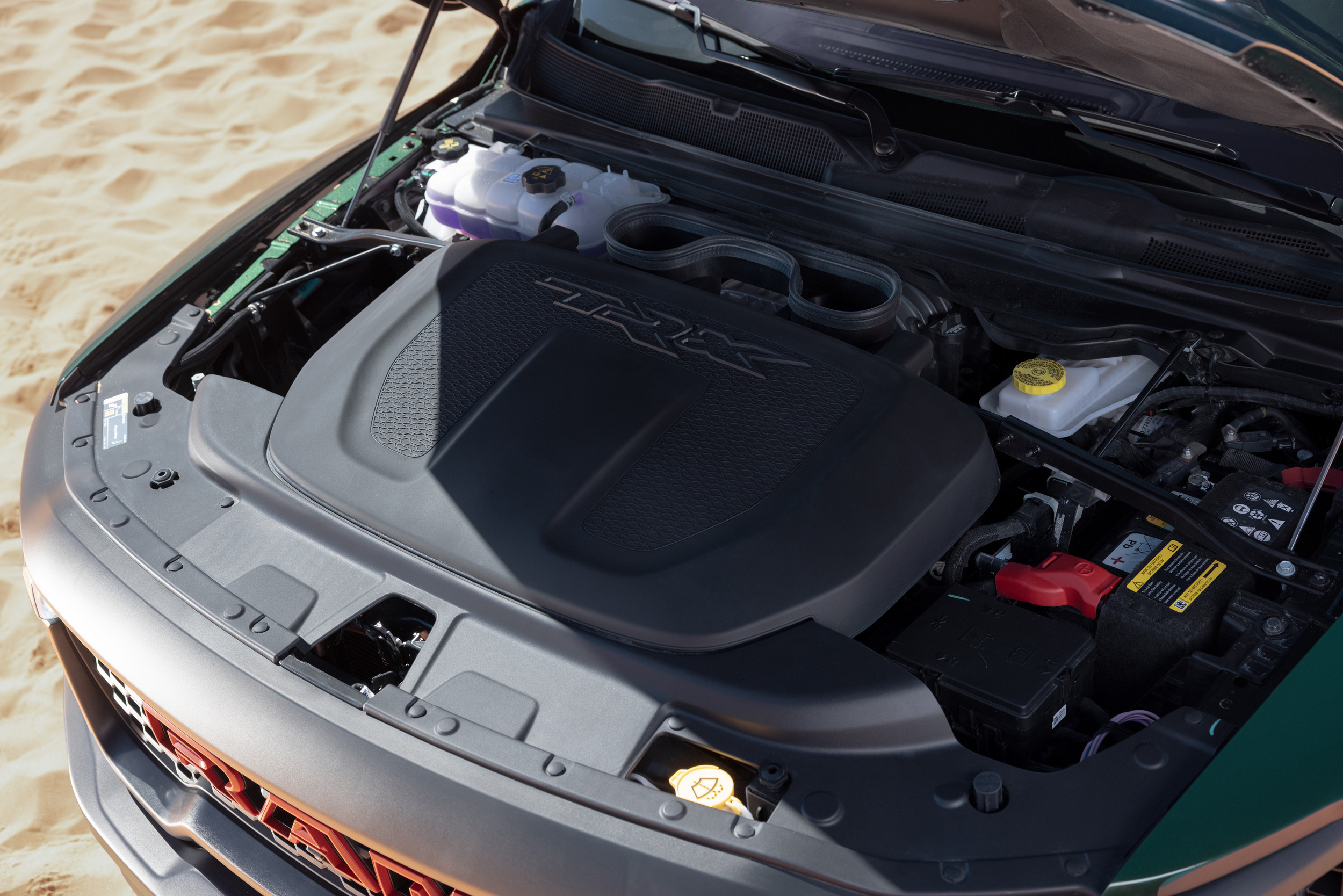 Представлено 777-сильний Ram 1500 SRT TRX 2027 року: повернення легендарного V8 - фото 1