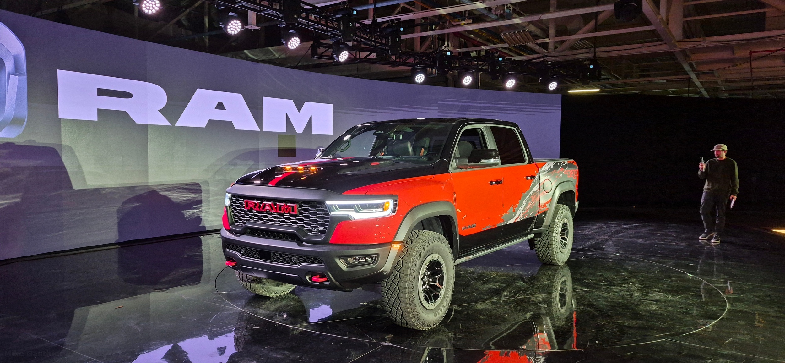 Представлено «верховного хижака»: Ram 1500 SRT TRX 2027 року потужністю 777 сил - фото 1