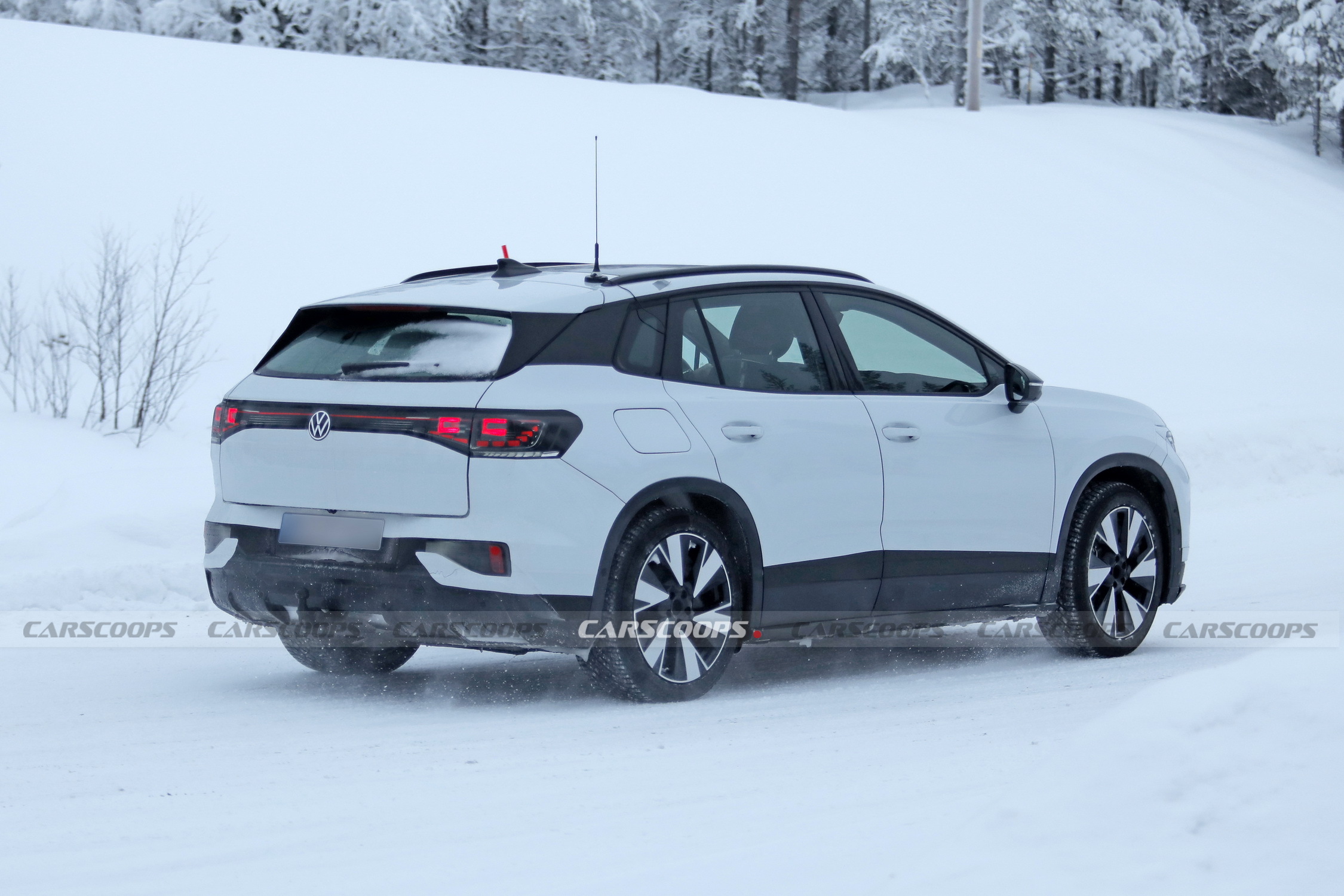 Volkswagen готує масштабне оновлення ID.4: дизайн «електричного Tiguan» та повернення кнопок - фото 3