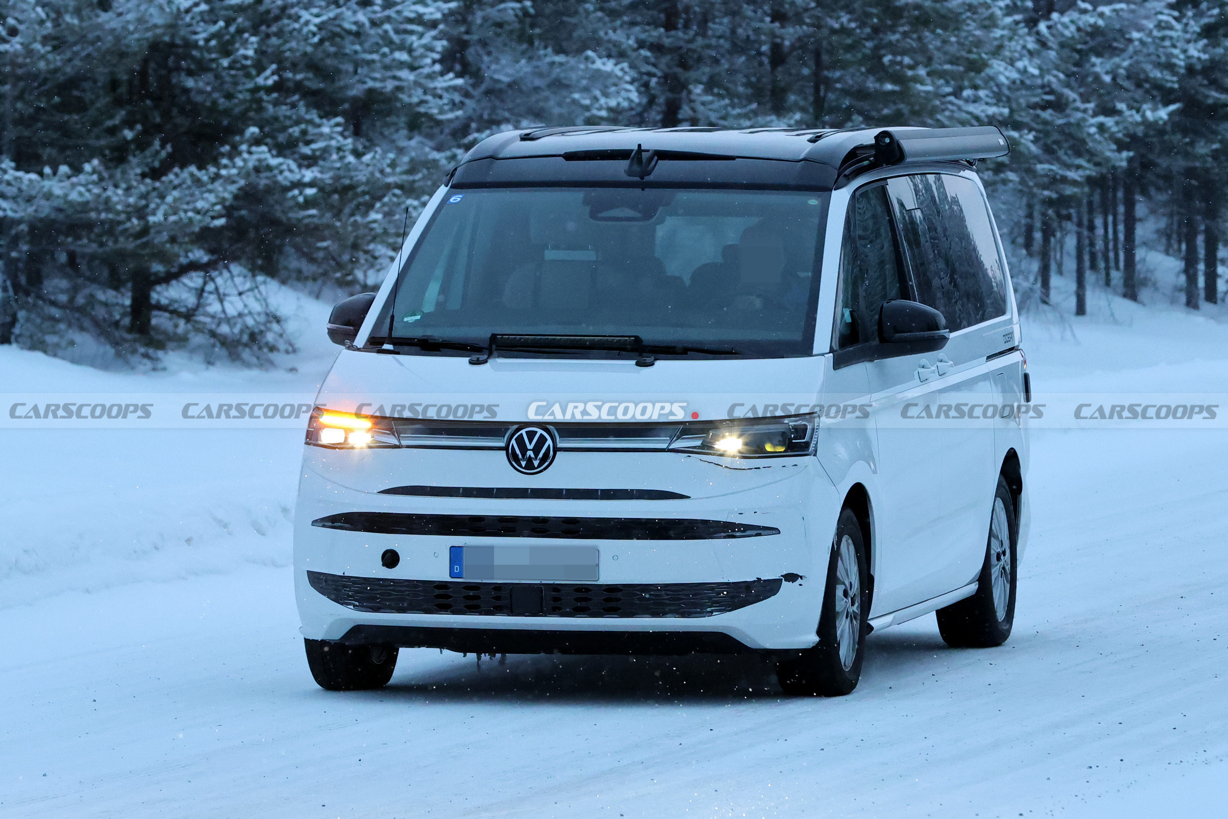 Оновлений кемпер Volkswagen T7 California помітили на тестах: що зміниться? - фото 2