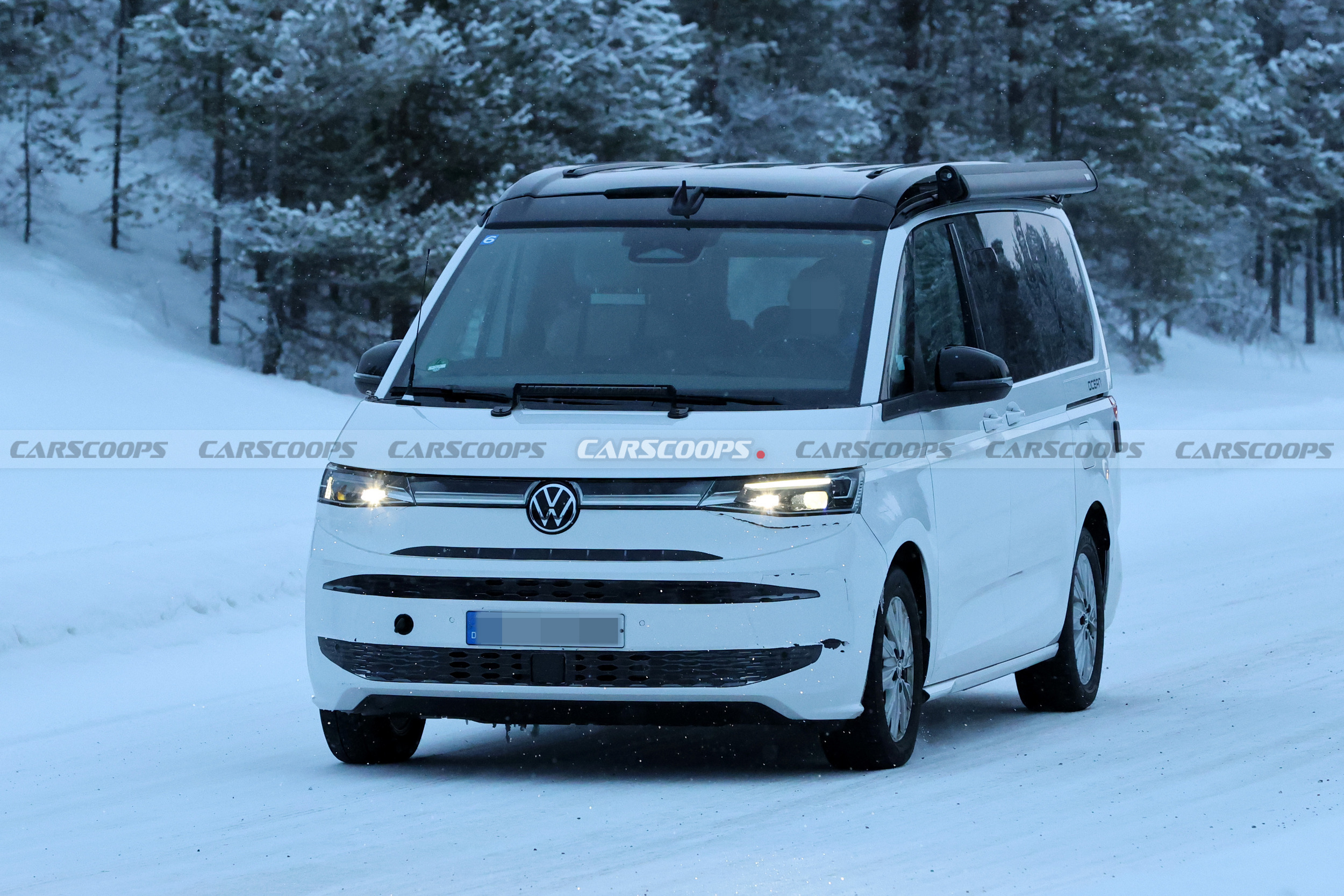 Оновлений кемпер Volkswagen T7 California помітили на тестах: що зміниться? - фото 3