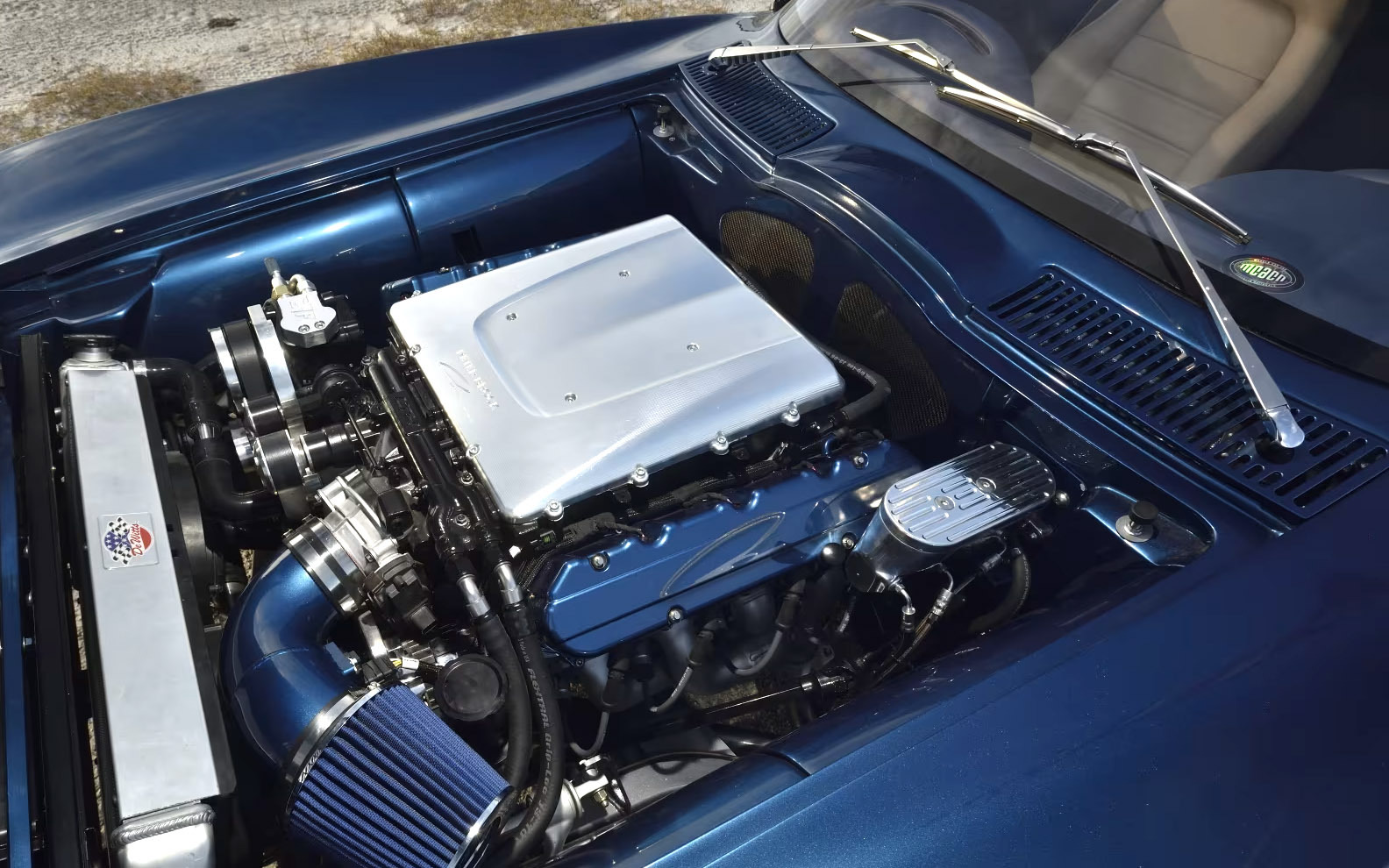 Легендарний дизайнер Corvette Stingray 1963 року створив "ідеальну" версію свого шедевра - фото 1