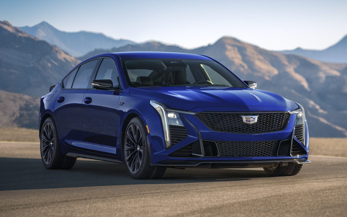 Cadillac представив лімітований пакет Deep Ocean для CT5-V Blackwing за 27 000 доларів - фото 3