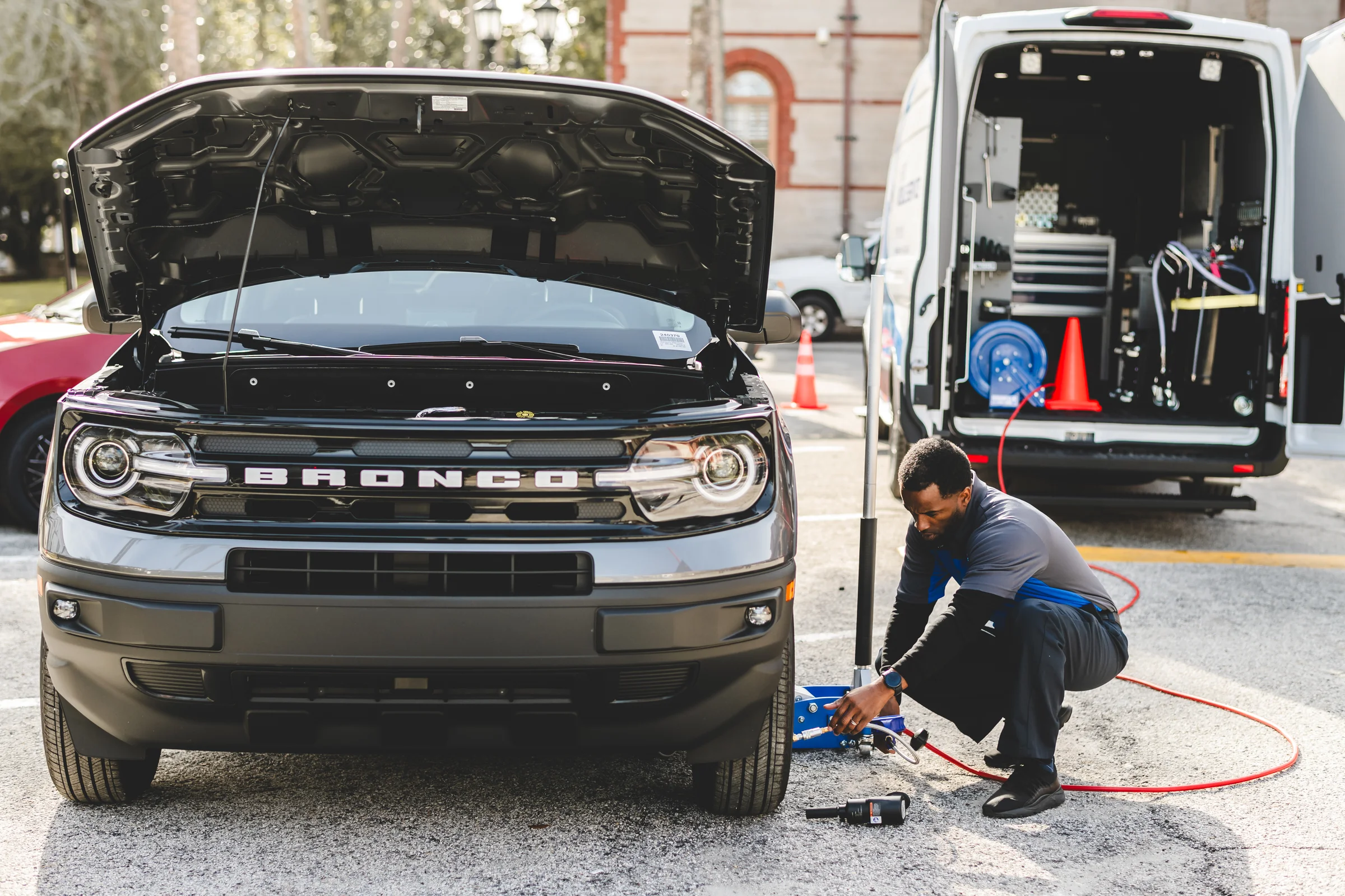 Автомеханік Ford заробляє $160 000 на рік: у чому секрет і чому галузь б’є на сполох - фото 2