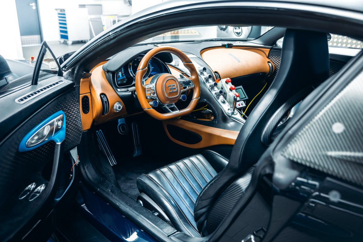 У мережі показали Bugatti Chiron із пробігом 175 000 км: рекордсмен чи робоча конячка? - фото 2