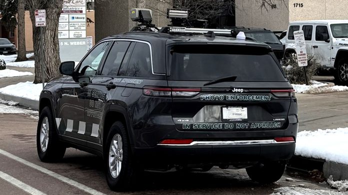 У Колорадо-Спрінгс на дороги виїхали «Джипи» з камерами: нова ера боротьби з лихачами