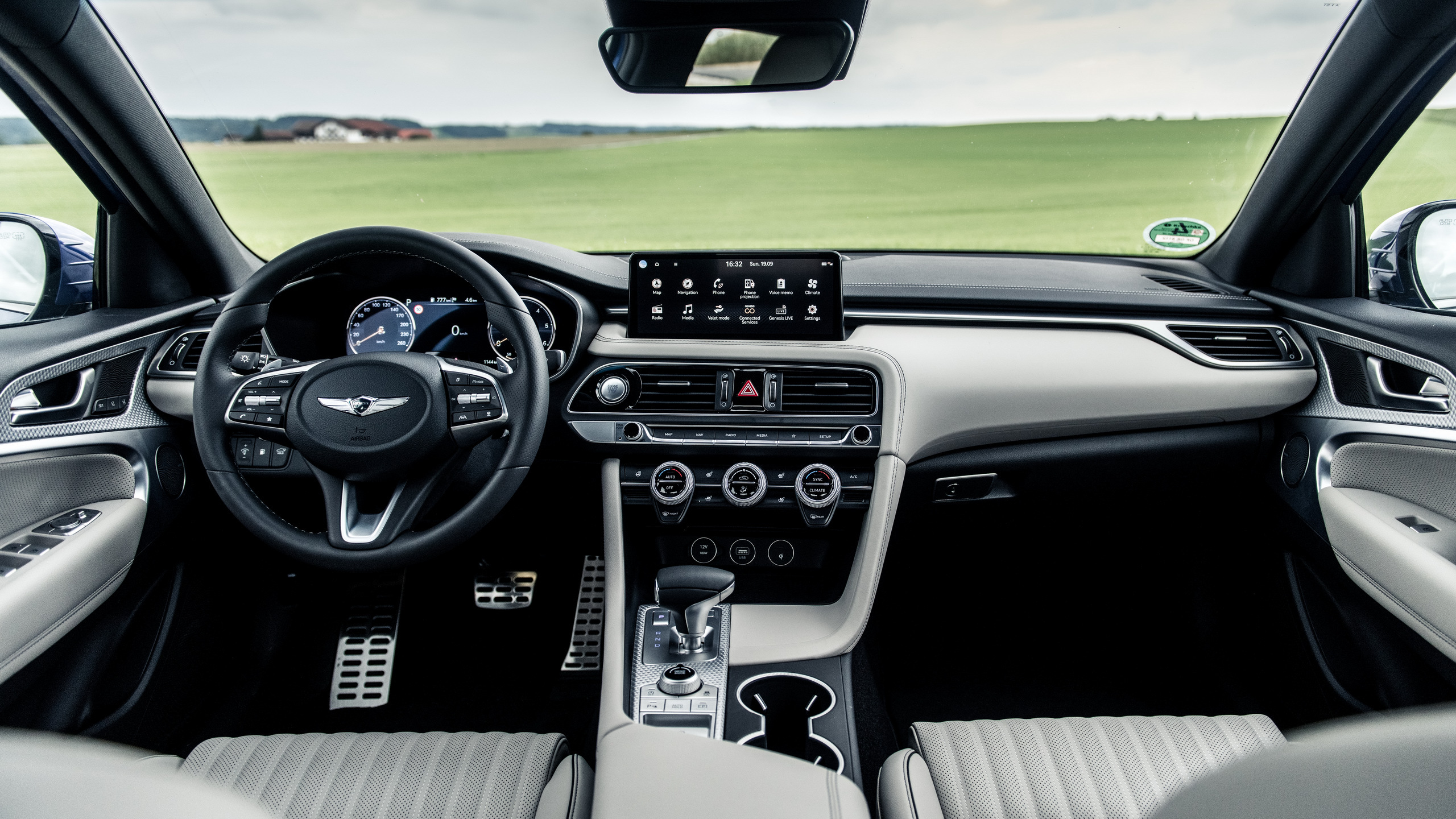 Genesis G70 не збирається на пенсію: спортивний седан може отримати несподіване оновлення - фото 1