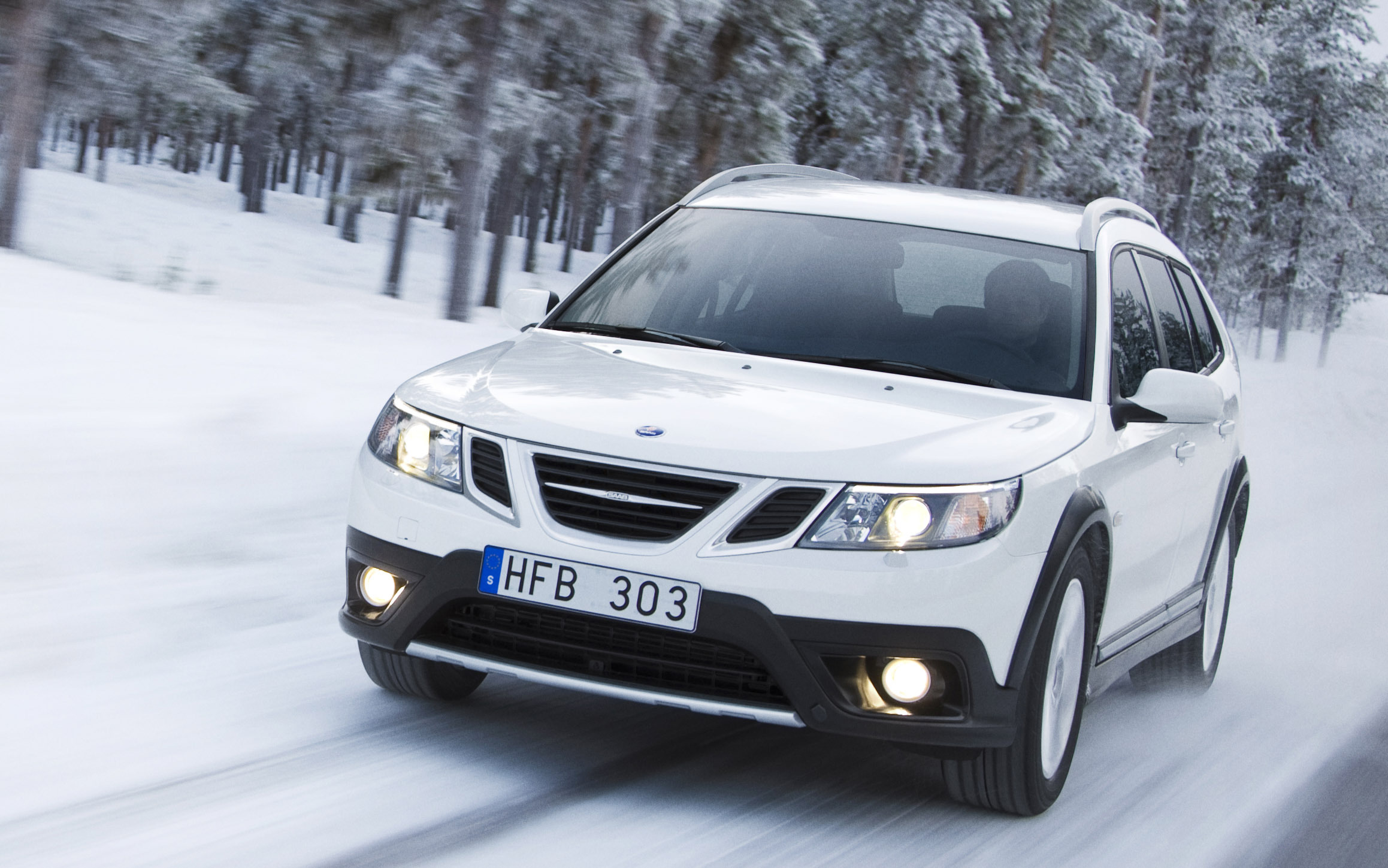 Небезпечний «тюнінг»: чому не можна їздити із заметами на даху авто та які за це штрафи - фото 1