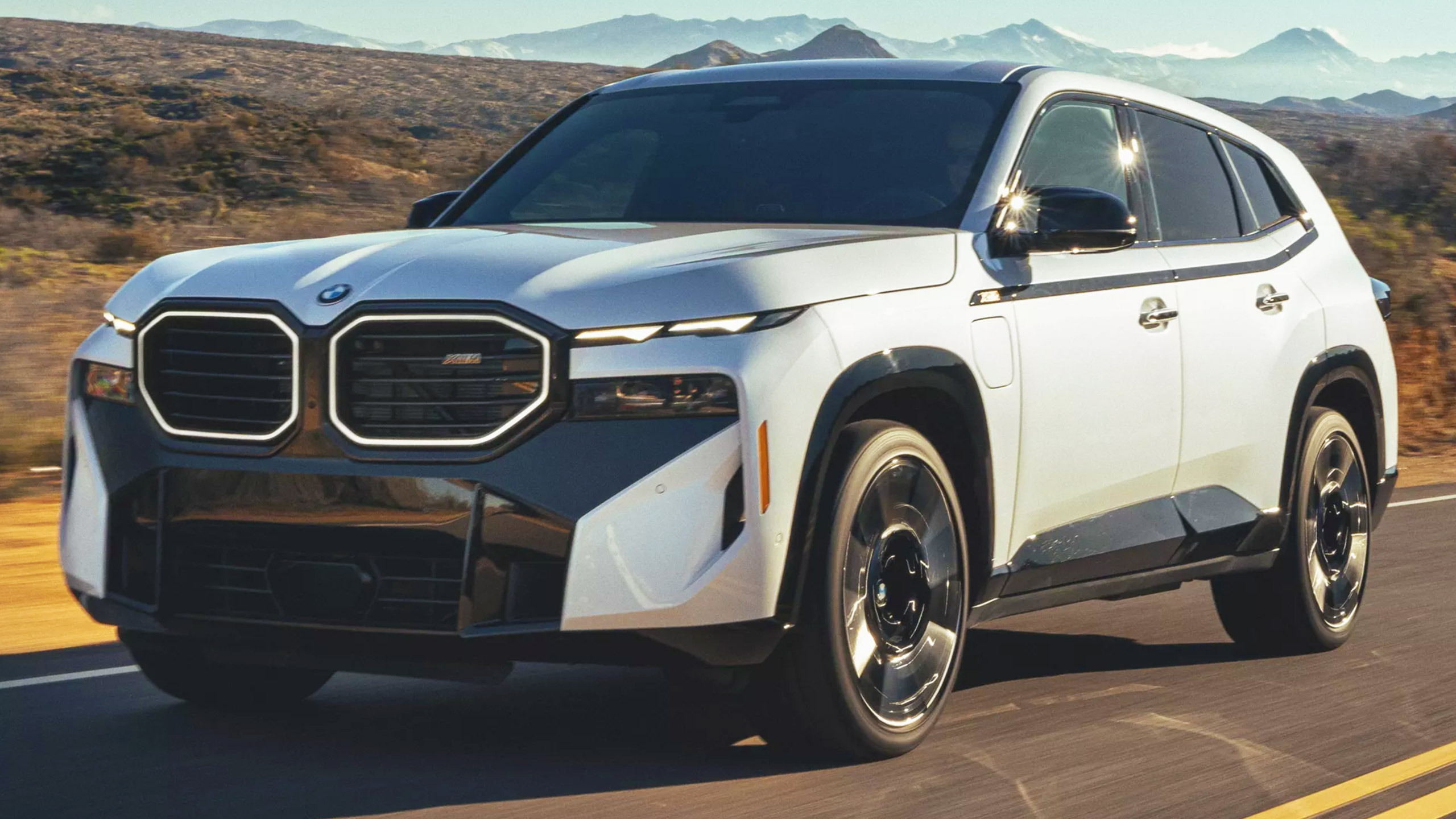 BMW кардинально змінює лінійку та ціни на кросовер XM 2026 року - фото 3