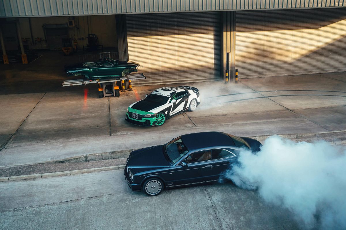Тревіс Пастрана влаштував дрифт-шоу на заводі Bentley за кермом ексклюзивного Supersports - фото 3