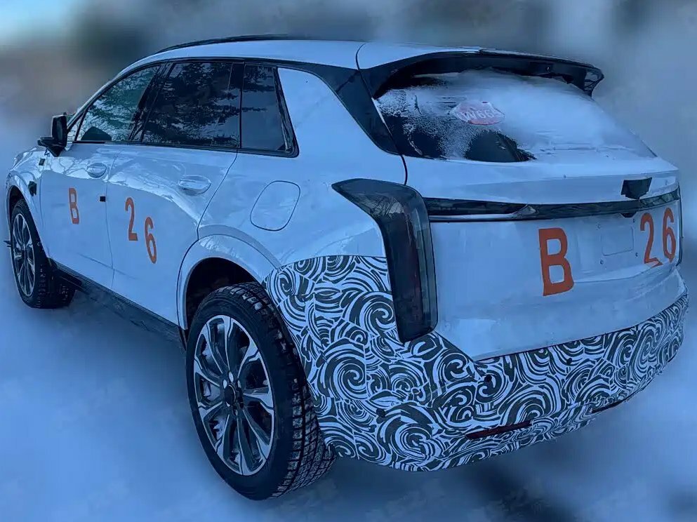 Cadillac готує гібридний кросовер XT5 з передовим автопілотом: перші подробиці - фото 1