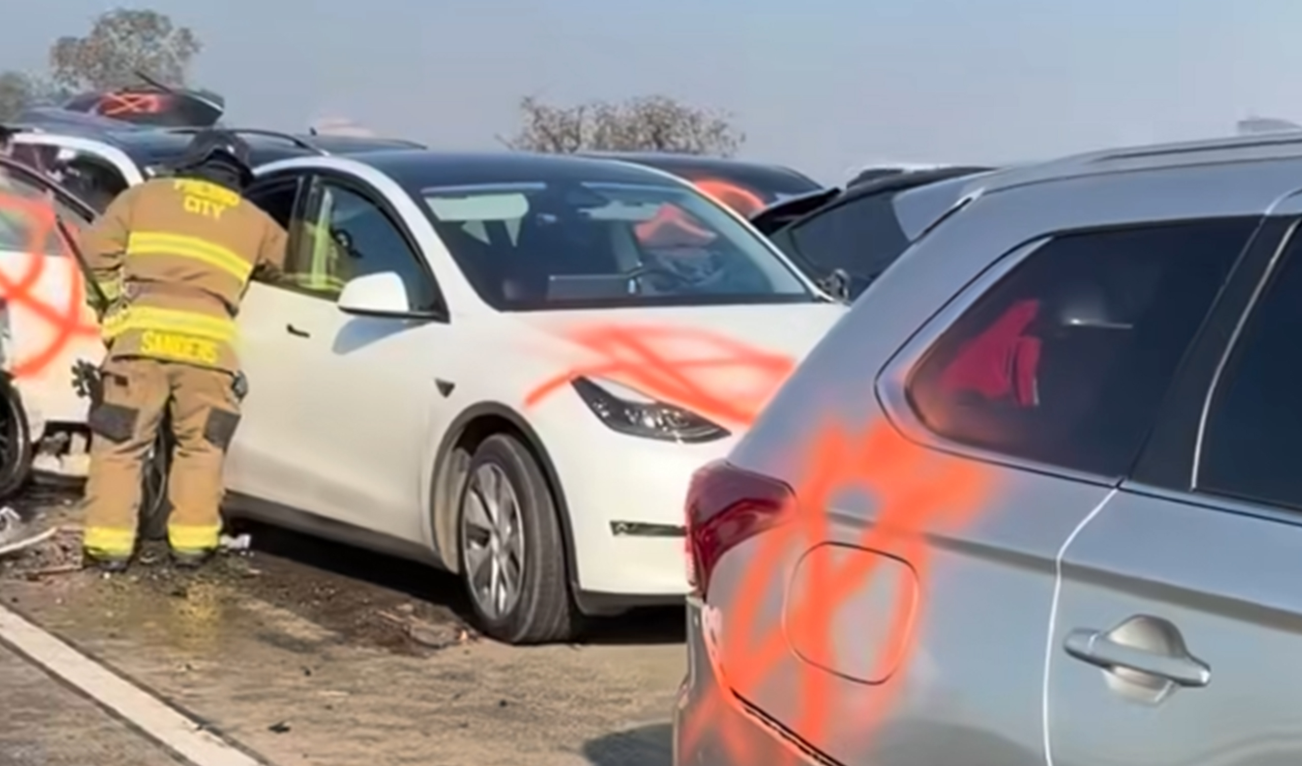 У Каліфорнії густий туман спричинив масову ДТП за участю 17 авто: є жертви - фото 1