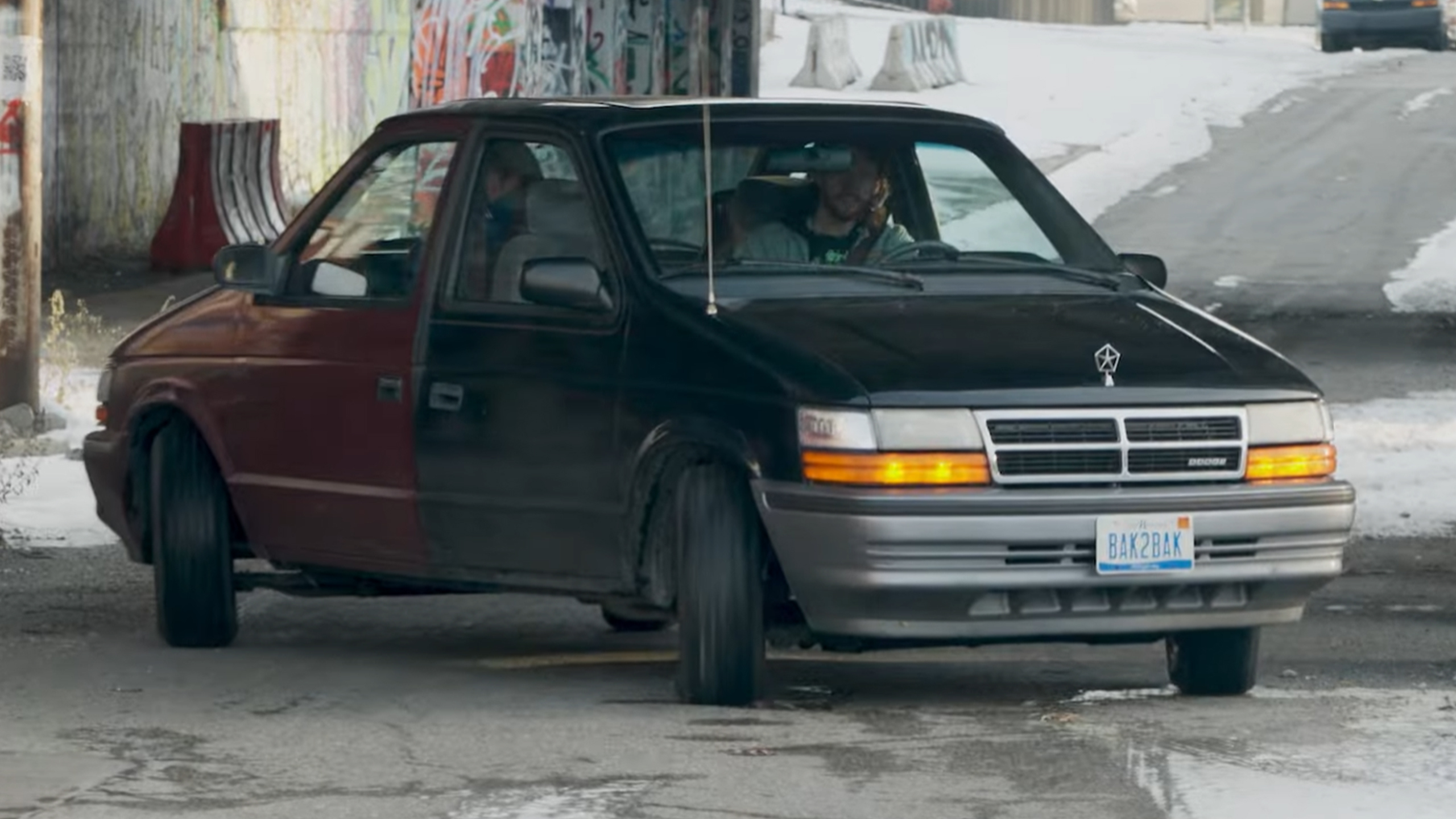 Американець створив «двоголовий» мінівен, зваривши разом два старих Chrysler - фото 1