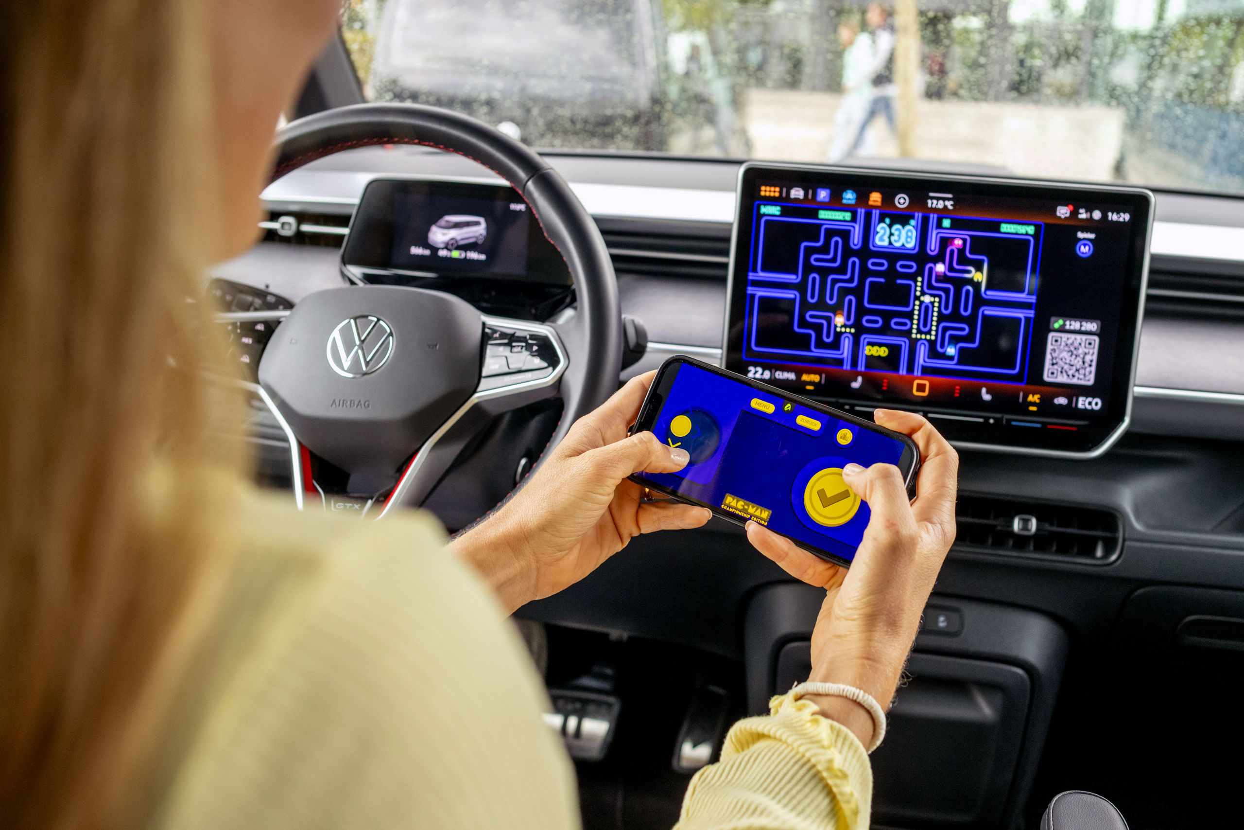 У Флориді пропонують заборонити водіям тримати телефон у руках: штрафи та нюанси - фото 1