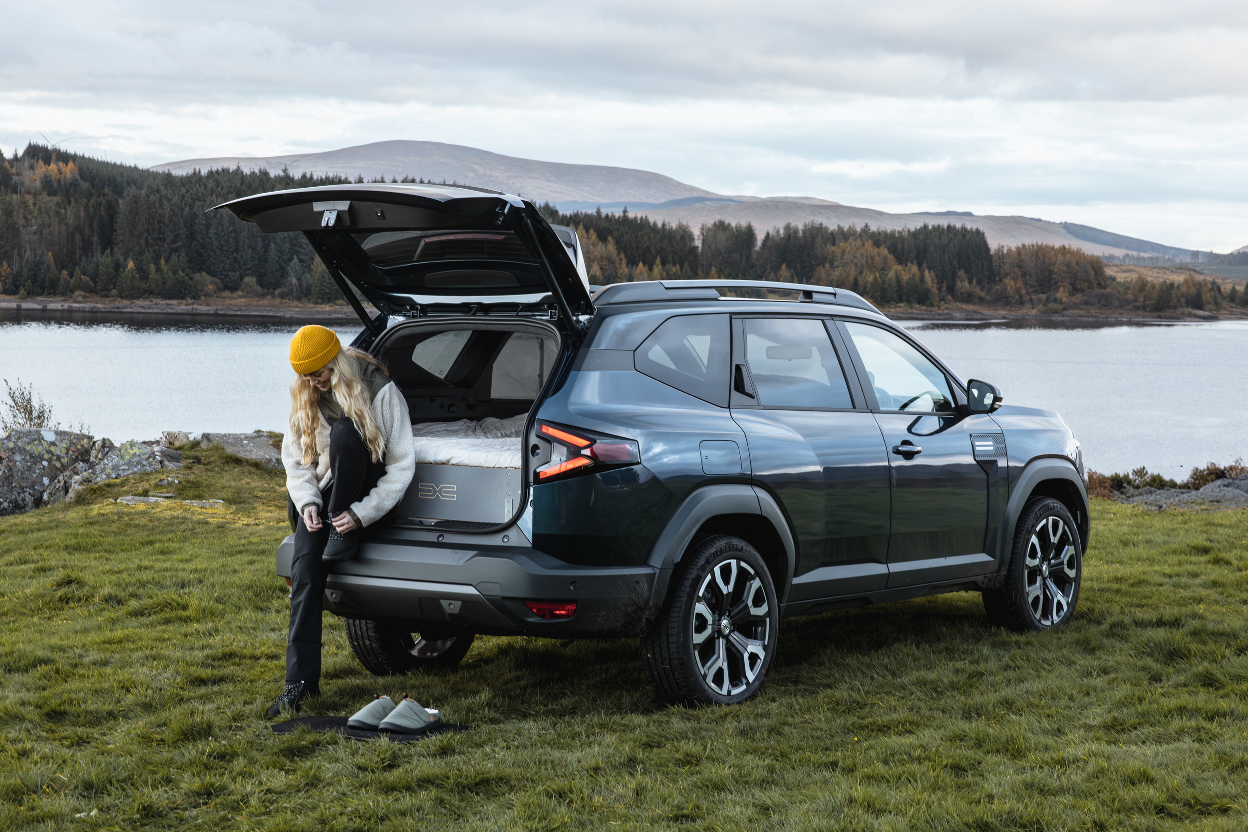 Dacia відкриває «Готель мільйона зірок» у нових кросоверах Bigster - фото 3