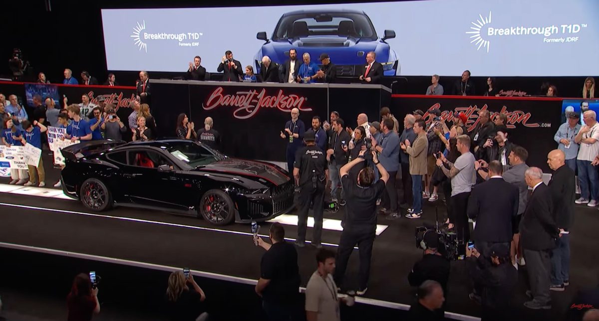 Перший Ford Mustang Dark Horse SC продали за 1,25 млн доларів: компанія розкрила реальну потужність - фото 1