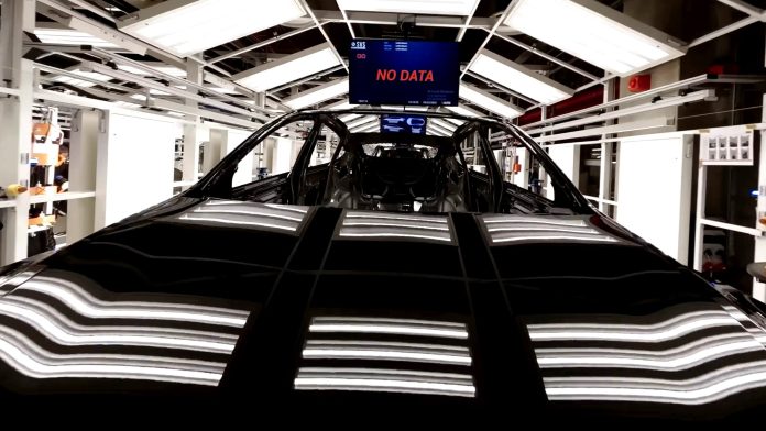 Канада різко знижує мита на китайські електромобілі: чому Tesla може виграти найбільше