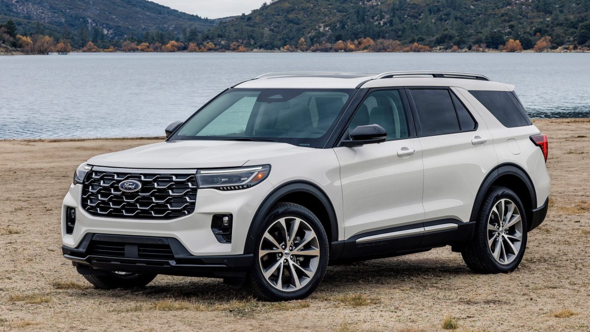 Ford продовжує серію відкликань: проблеми виявлено у нових Explorer та комерційних шасі - фото 2
