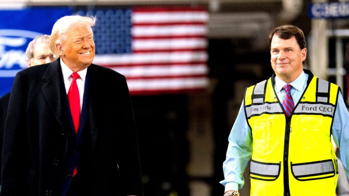 Ford анонсував випуск нового дешевого бензинового пікапа: компанія змінює стратегію