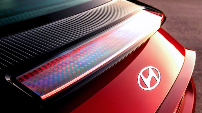 Рекордний 2025 рік для Hyundai: успіх гібридів приховує різке падіння продажів електрокарів