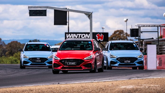 Hyundai перетворила трек-день на культову подію: як пройшов N Festival та на що здатні корейські спорткари Hyundai перетворила трек-день на культову подію: як пройшов N Festival та на що здатні корейські спорткари