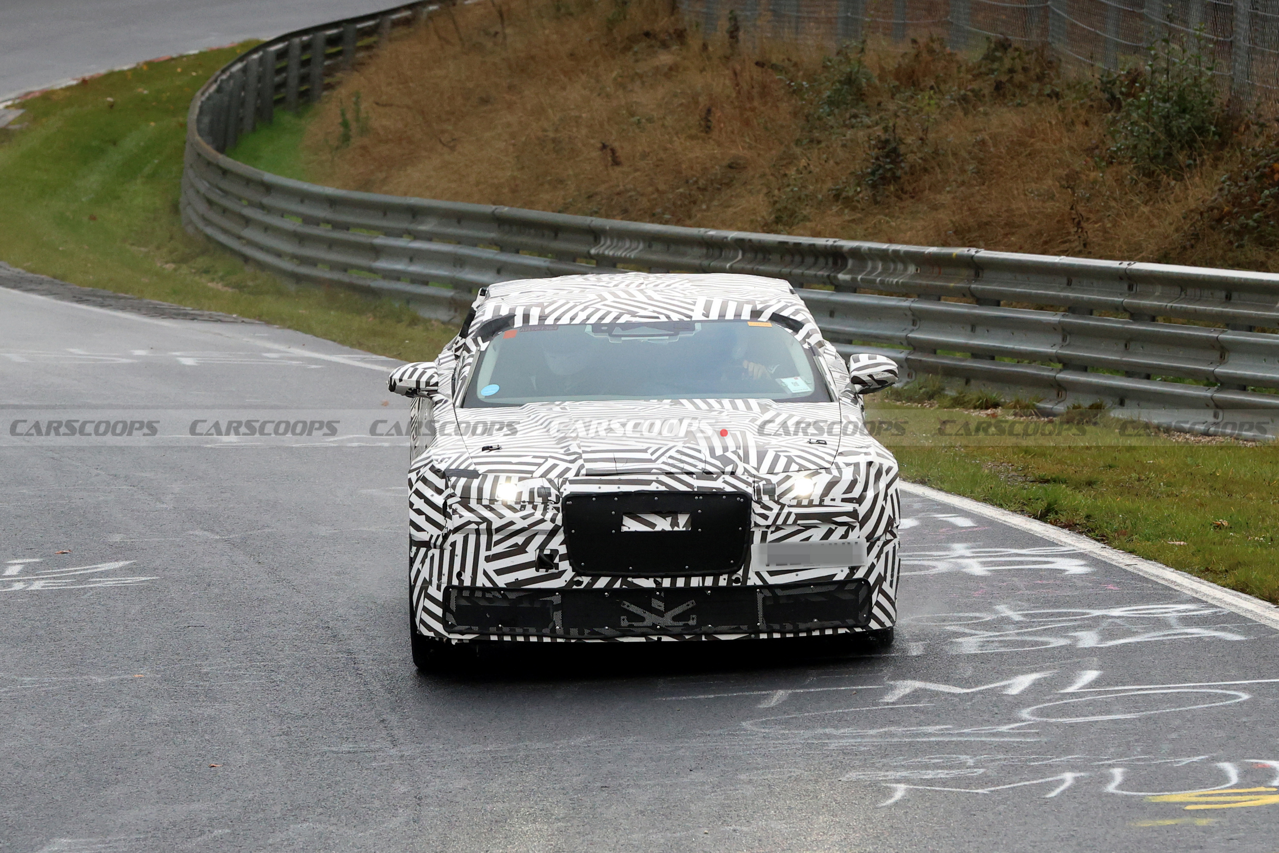 Ризикована ставка на ультра-люкс: чому дилери та аналітики сумніваються у новій стратегії Jaguar - фото 3