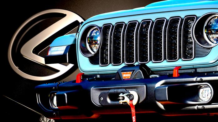 Де шукати знижки: названо автобренди з переповненими складами та дефіцитом машин