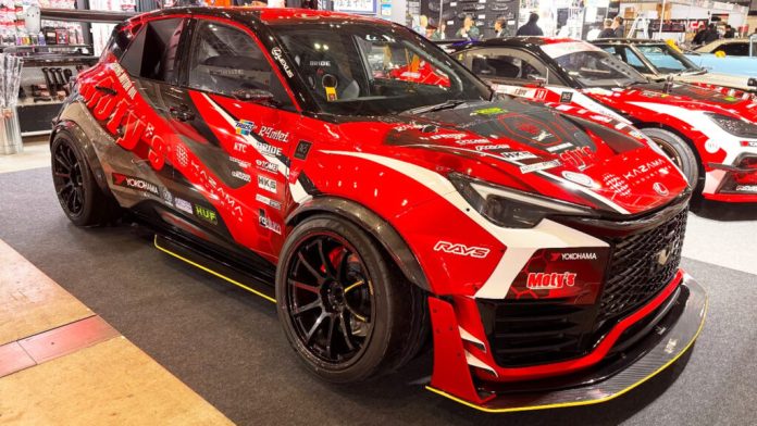 1000 сил та двигун 2JZ: кросовер Lexus LBX перетворили на монстра для дрифту 1000 сил та двигун 2JZ: кросовер Lexus LBX перетворили на монстра для дрифту