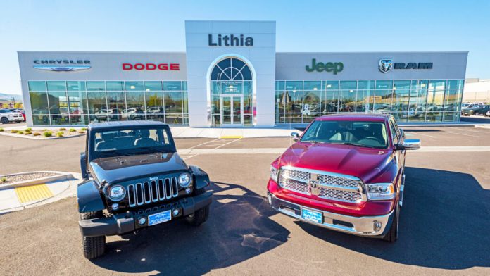 Дилери Lithia повернуть гроші покупцям через приховані комісії: деталі скандалу