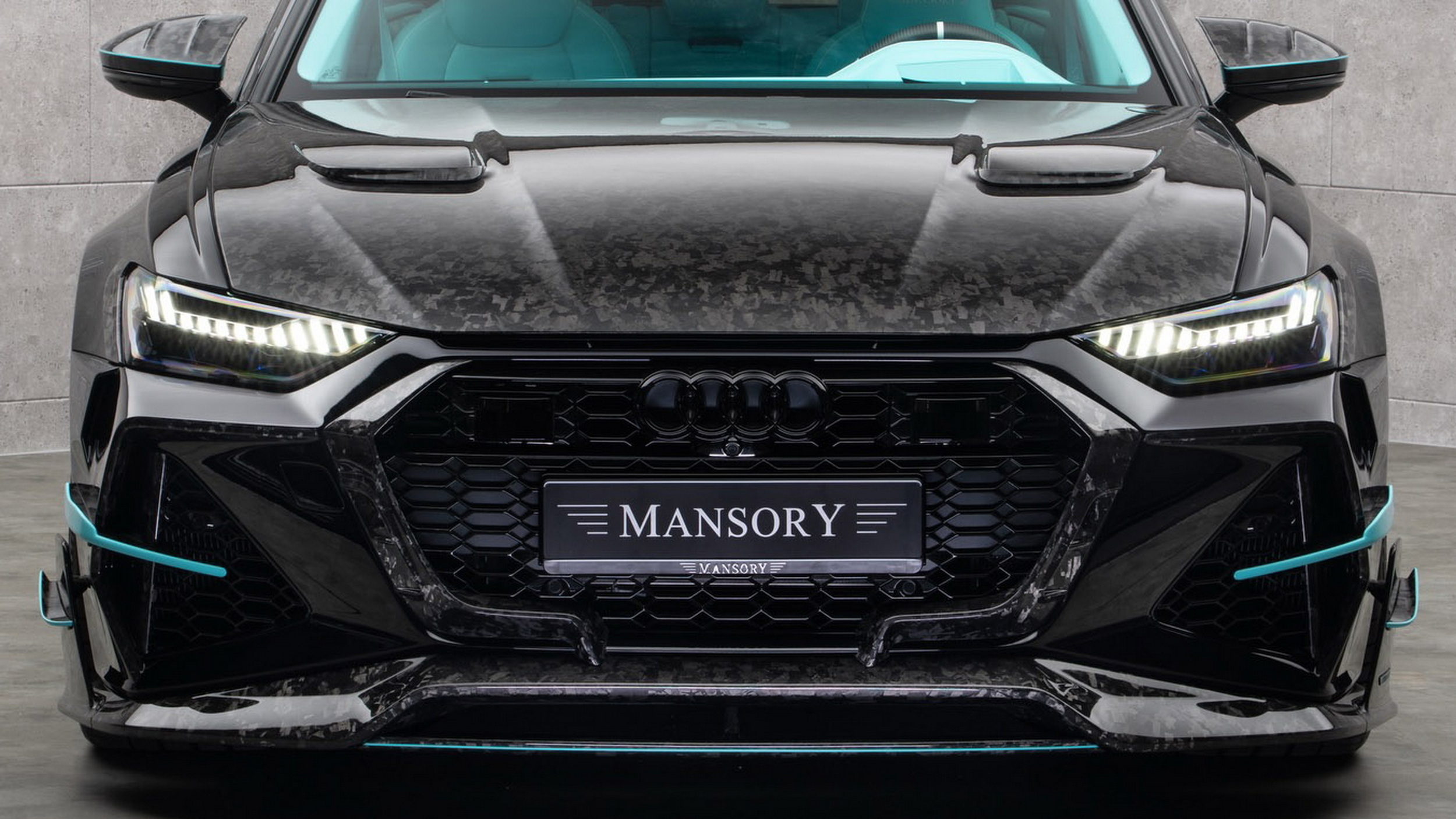 Екстремальний тюнінг: Mansory перетворили Audi RS6 на 1100-сильного монстра з бірюзовим салоном - фото 1