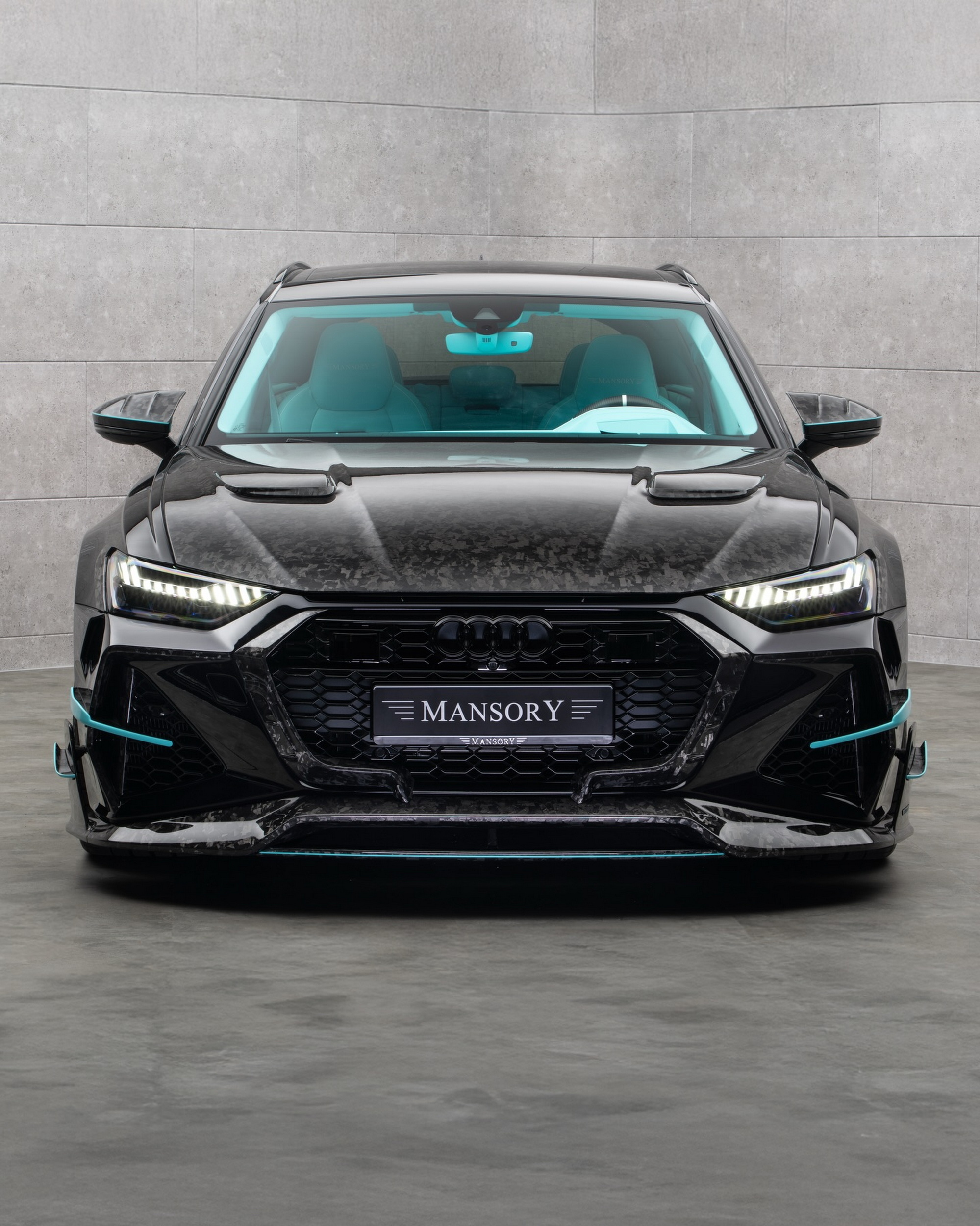 Екстремальний тюнінг: Mansory перетворили Audi RS6 на 1100-сильного монстра з бірюзовим салоном - фото 2