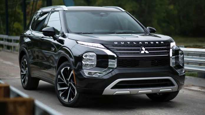 Один кросовер Toyota перевершив за продажами весь модельний ряд Mitsubishi: невтішна статистика