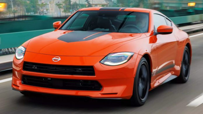 Ринок зробив вибір: Nissan Z впевнено обійшов Toyota Supra за продажами у 2025 році