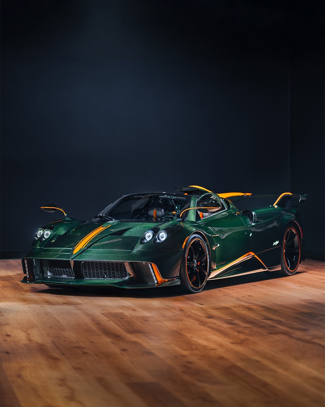Pagani представила лімітовану Huayra 70 з механічною КПП на честь ювілею засновника - фото 2