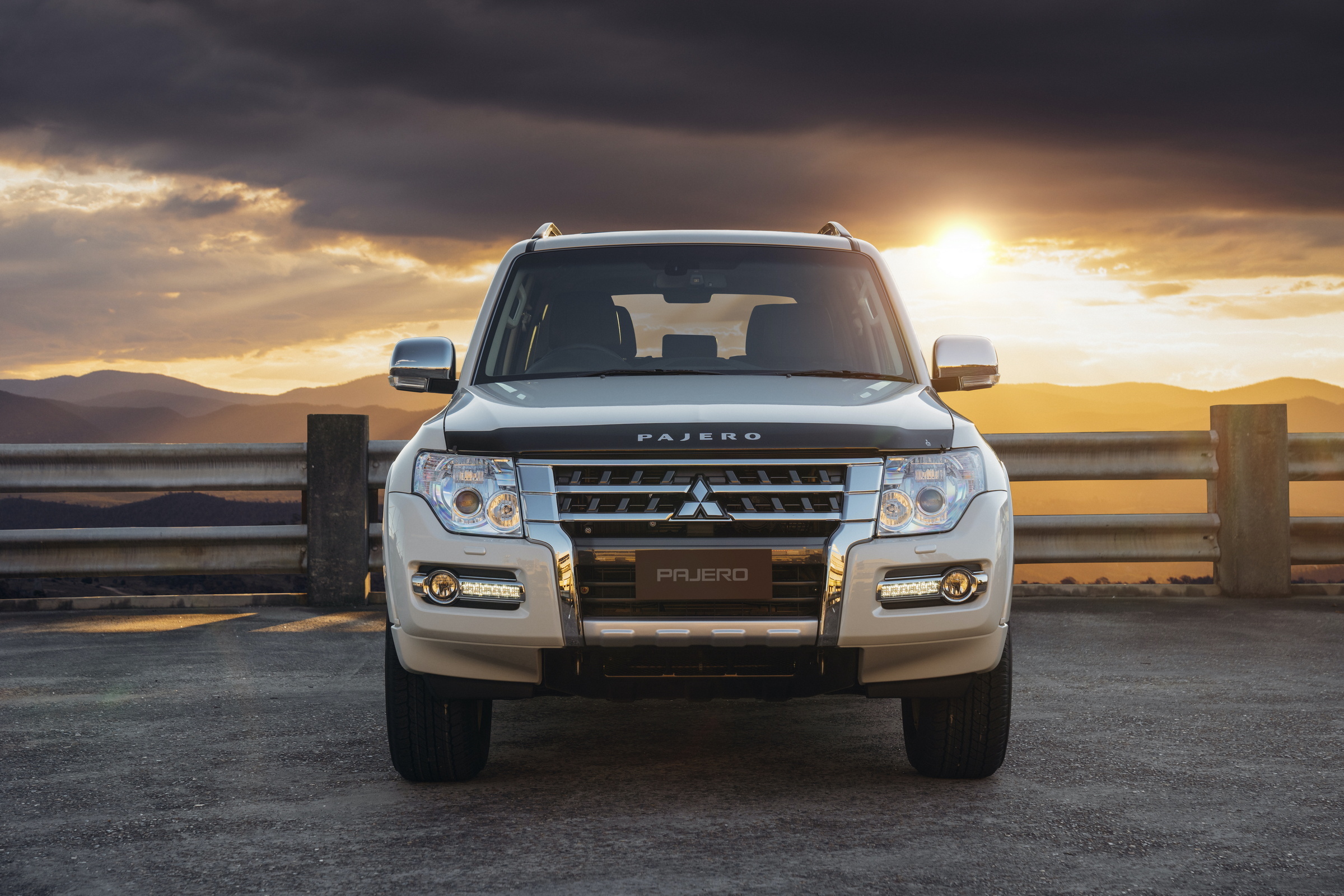 Офіційно: Mitsubishi повертає культовий позашляховик Pajero у 2026 році! - фото 2
