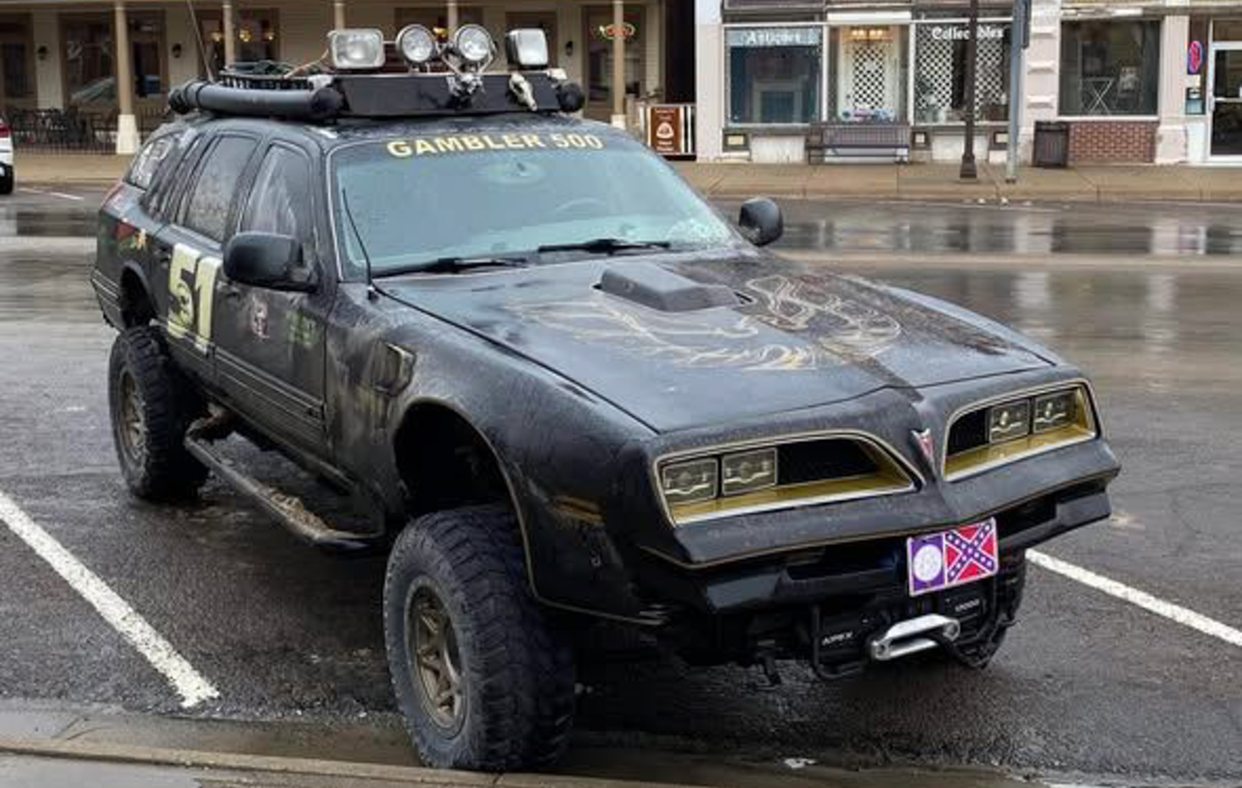 У США створили божевільний позашляховик з "обличчям" Pontiac Firebird та кузовом Lincoln - фото 1